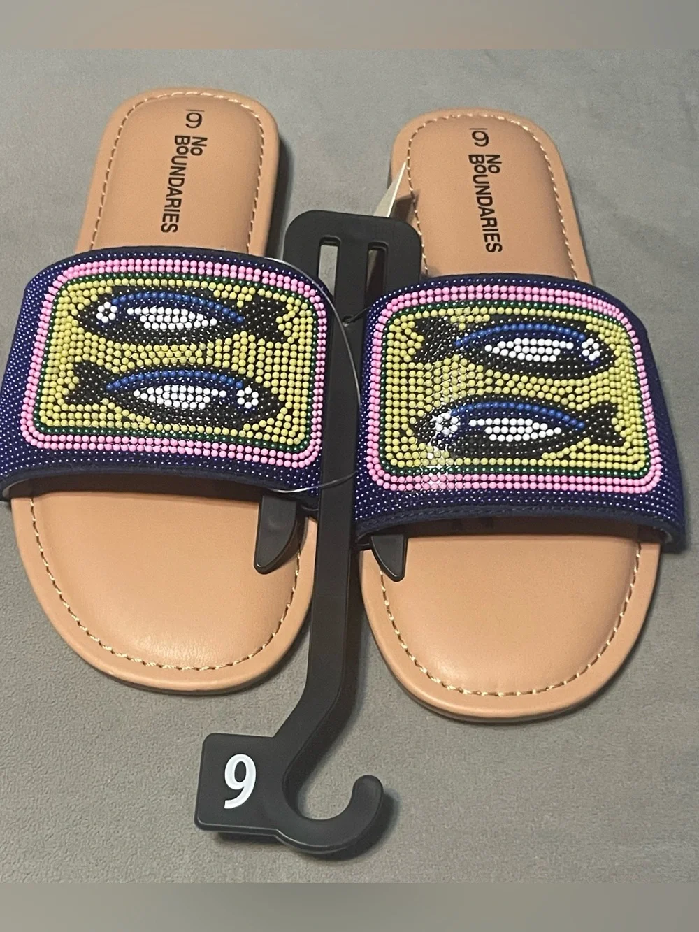 NWT No Boundaries Women’s Size 6 Beaded Fish Slide Sandals Memory Foam